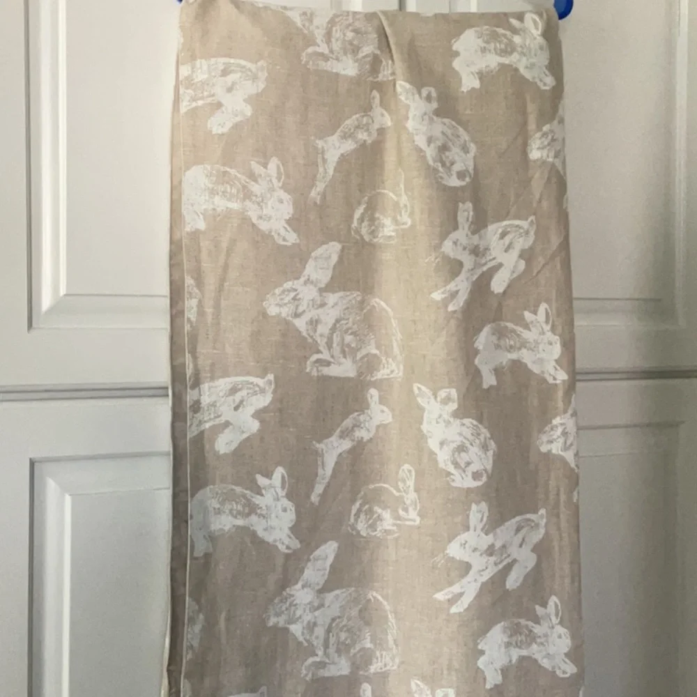 Pottery Barn Bunnies and Rabbits table runner and 10 napkins. New-never used.
